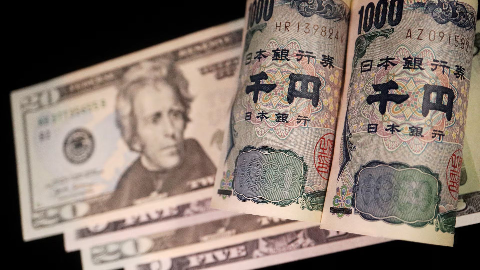 JPY Hits 40-Year Low